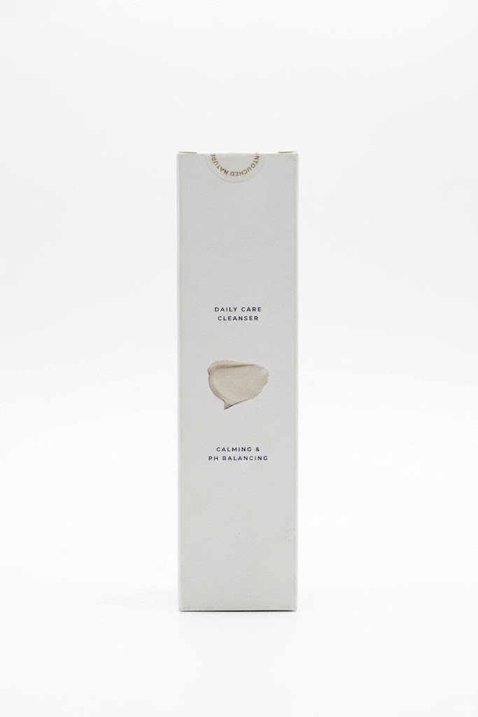 Daily Care Cleanser (Calming & pH Balancing)