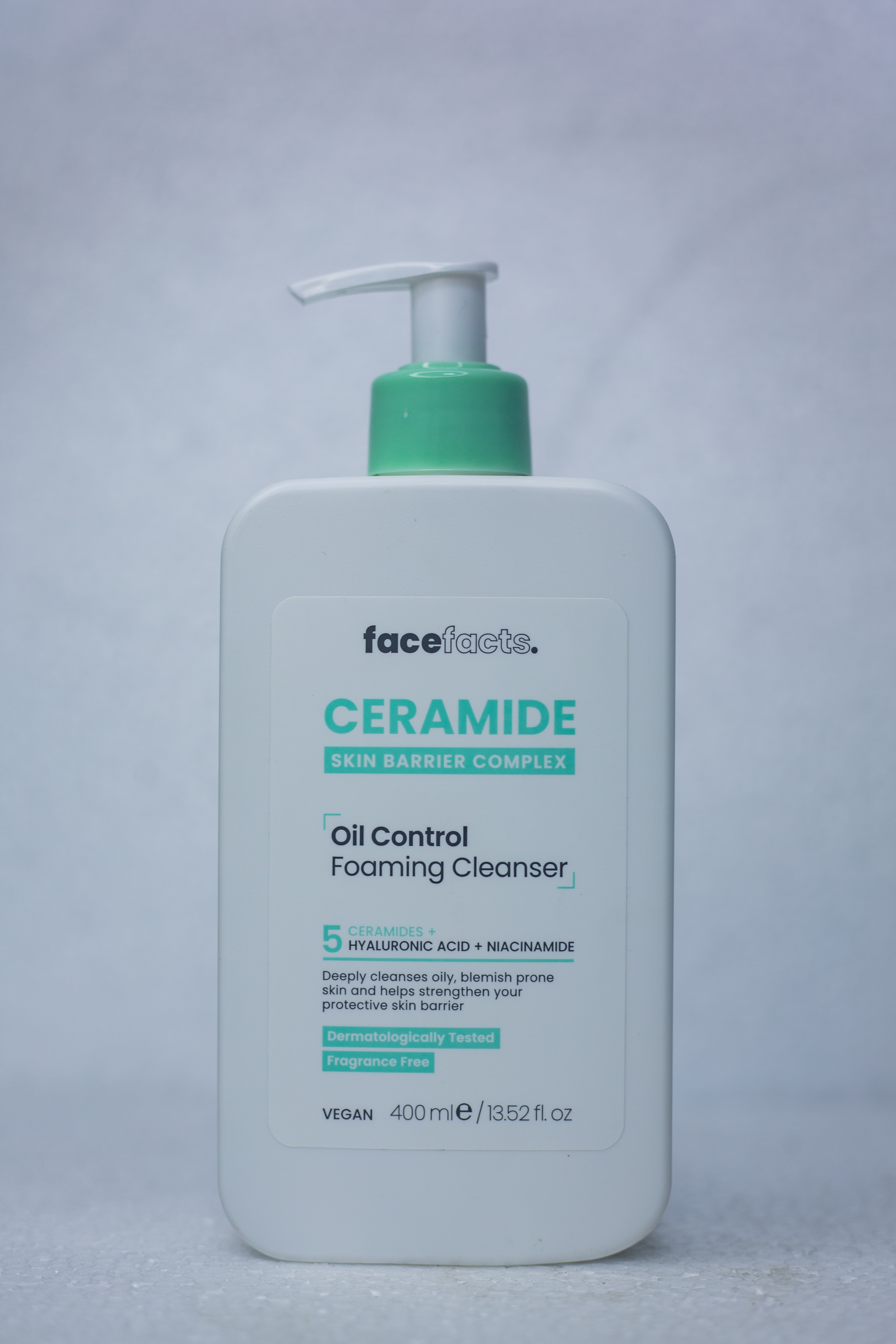 Facefacts. Oil Control Foaming Cleanser main view