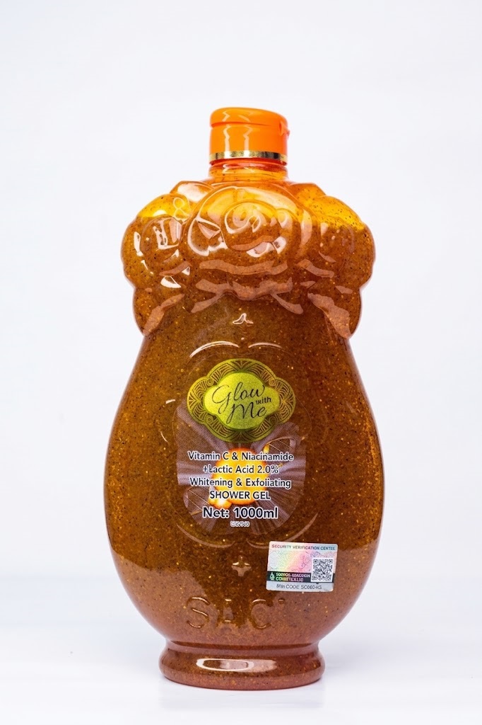Glow with Me Whitening & Exfoliating Shower Gel Size: 1000ml