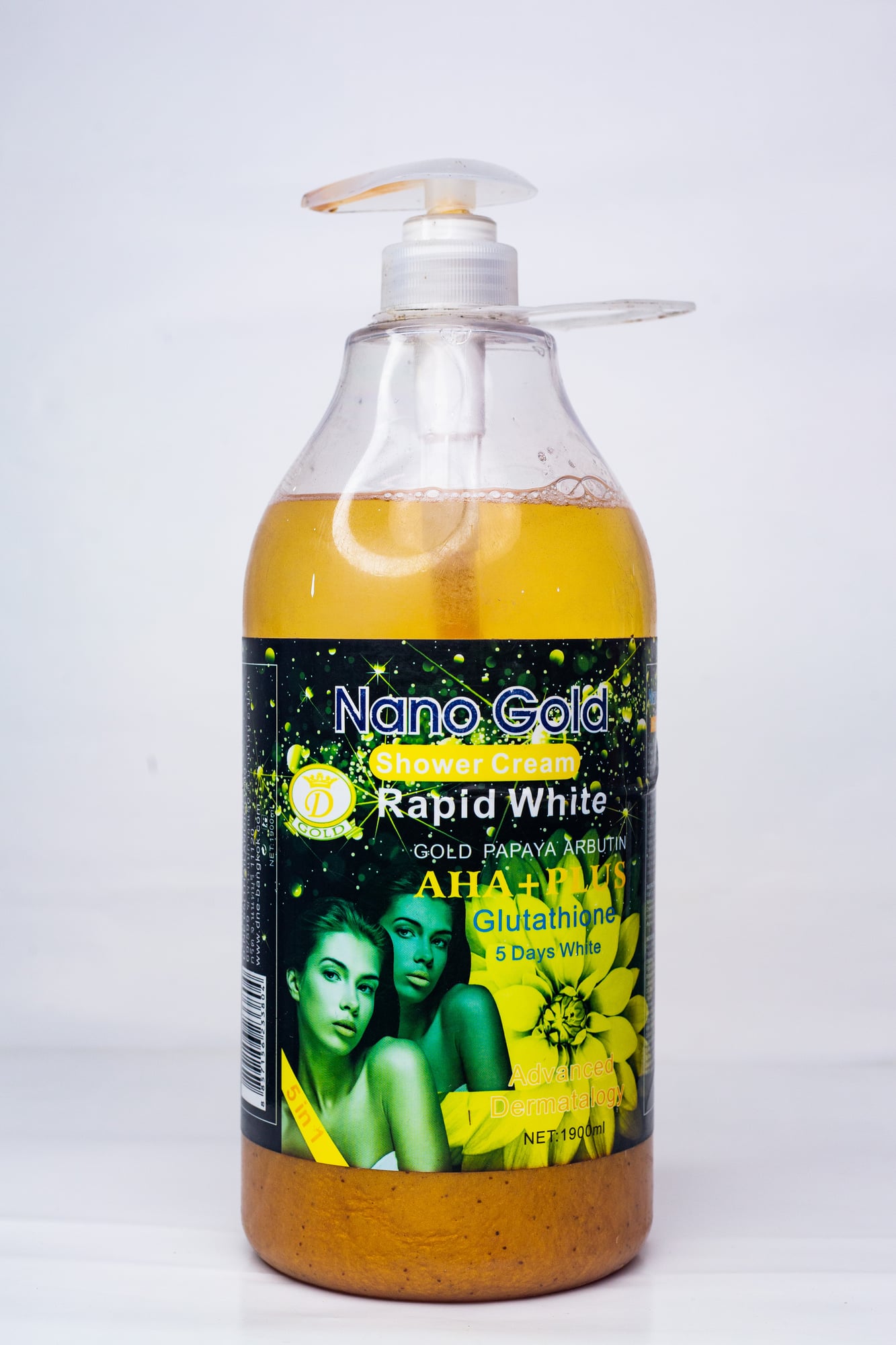 D GOLD KOJIC WHITE CARAMEL GLOW BATH 1000ML X1