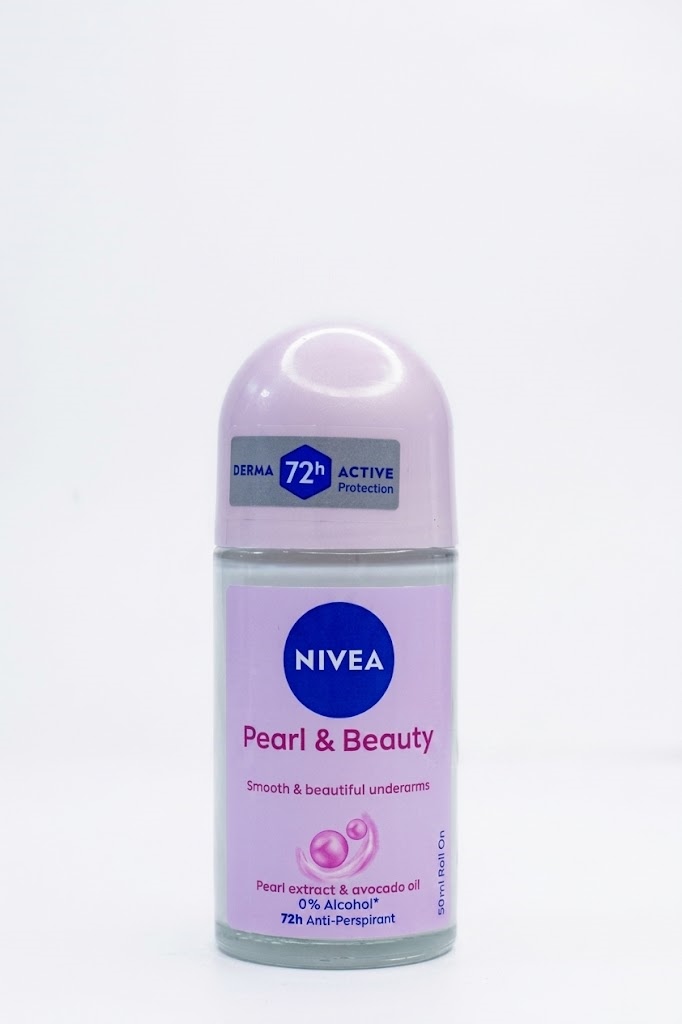 NIVEA Pearl & Beauty Anti-Perspirant Deodorant Roll-On 50ml