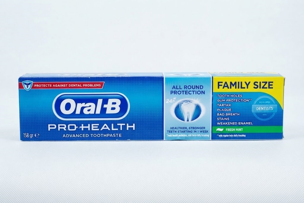 Oral-B Pro-Health Advanced Toothpaste (Fresh Mint / All Round Protection, Family Size) 158g
